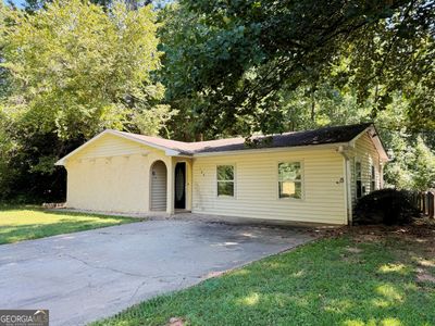 125 Holly Brook Road Southwest Road, House other with 3 bedrooms, 2 bathrooms and null parking in College Park GA | Image 1