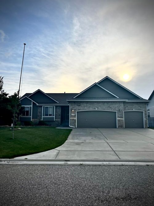 8905 N Ridgewood Ln, Park City, KS, 67147-7313 | Card Image