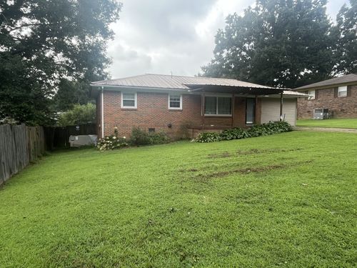 122 E James St, Collinwood, TN, 38450-6610 | Card Image