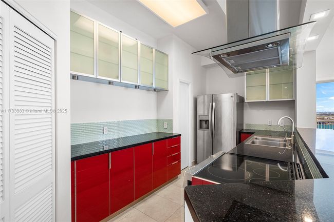 APT-2611 - 888 Brickell Key Dr, Condo with 2 bedrooms, 3 bathrooms and null parking in Miami FL | Image 6