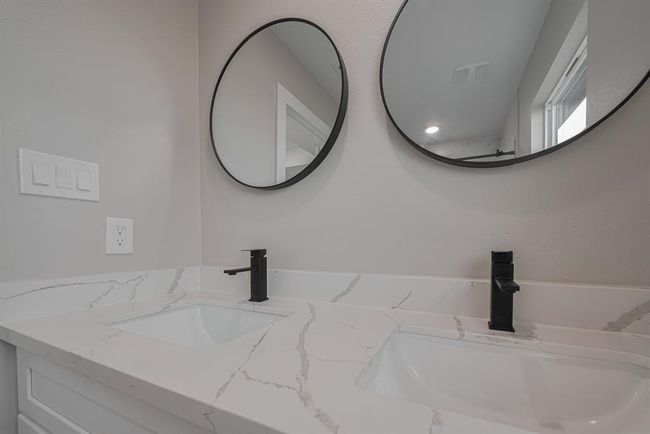 837 22 Nd St, House other with 2 bedrooms, 2 bathrooms and null parking in San Leon TX | Image 18
