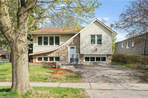 upper-54 Oriole Pky, Brantford, ON, N3R6S9 | Card Image