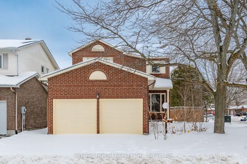 2 Chickasaw Cres, Kanata, ON, K2M1M3 | Card Image