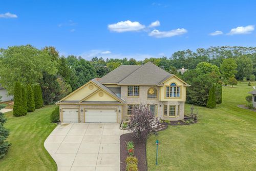 215 Emerald Dr, Mount Pleasant, WI, 53406-3495 | Card Image