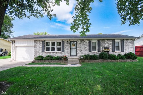 423 Cara Ct, Seymour, IN, 47274-1816 | Card Image