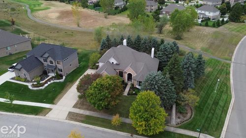 372 Overlook Dr, Oxford, MI, 48371-3559 | Card Image