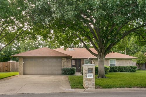 1805 Timbercreek Rd, Benbrook, TX, 76126-3917 | Card Image