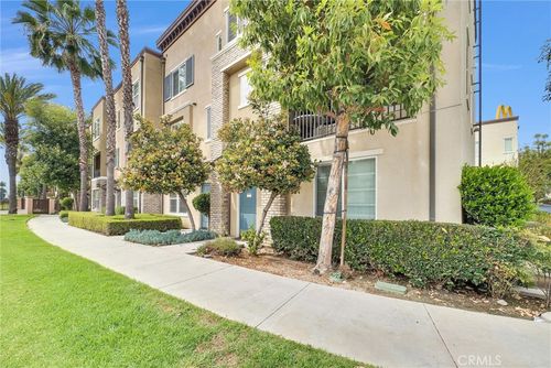 27 Larry Beard Dr, South El Monte, CA, 91733-4403 | Card Image