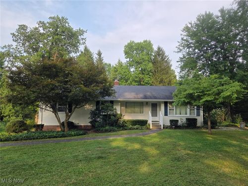 114 Lakeview Ln, Chagrin Falls, OH, 44022-4230 | Card Image
