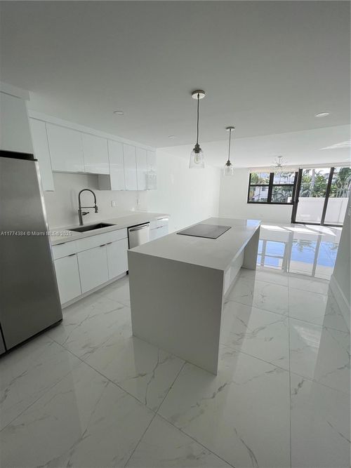 apt-201-10101 E Bay Harbor Dr, Bay Harbor Islands, FL, 33154-1201 | Card Image