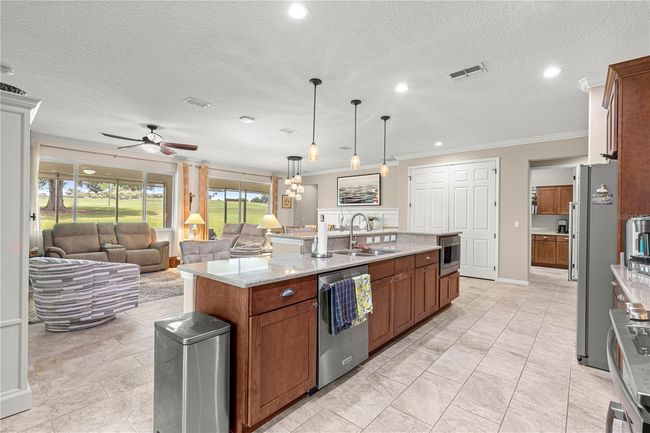 9925 Sw 95 Th Loop, House other with 3 bedrooms, 3 bathrooms and null parking in Ocala FL | Image 14