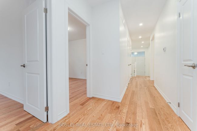 47 Tinder Cres, House other with 4 bedrooms, 2 bathrooms and 4 parking in North York ON | Image 10