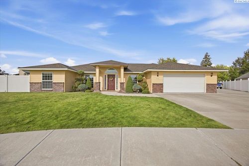 4504 Desert Cove Ct, West Richland, WA, 99353-8319 | Card Image