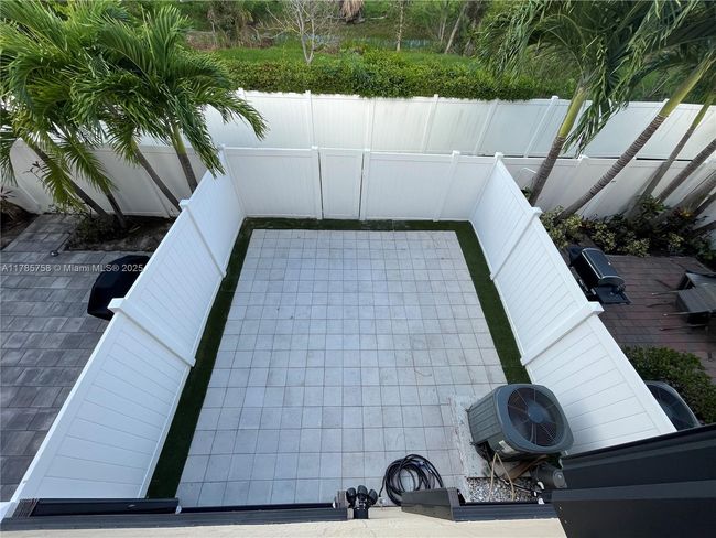 9231 W 32 Nd Ln, Home with 3 bedrooms, 3 bathrooms and null parking in Hialeah FL | Image 45