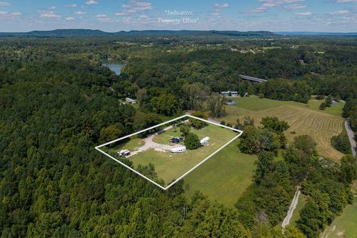 3204 Sparkmantown Rd, Doyle, TN, 38559-3225 | Card Image