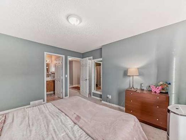 127 Hidden Creek Rise Nw, Home with 3 bedrooms, 2 bathrooms and 2 parking in Calgary AB | Image 20