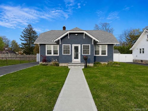 155 Jayne Ave, Patchogue, NY, 11772-2836 | Card Image