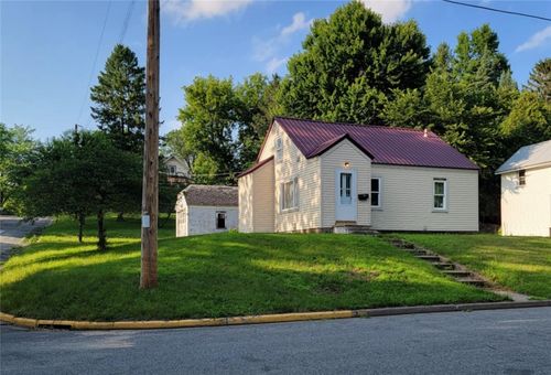 1203 13th Ave E, Menomonie, WI, 54751-3560 | Card Image
