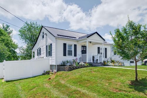1445 W North Street, Wytheville, VA, 24382 | Card Image