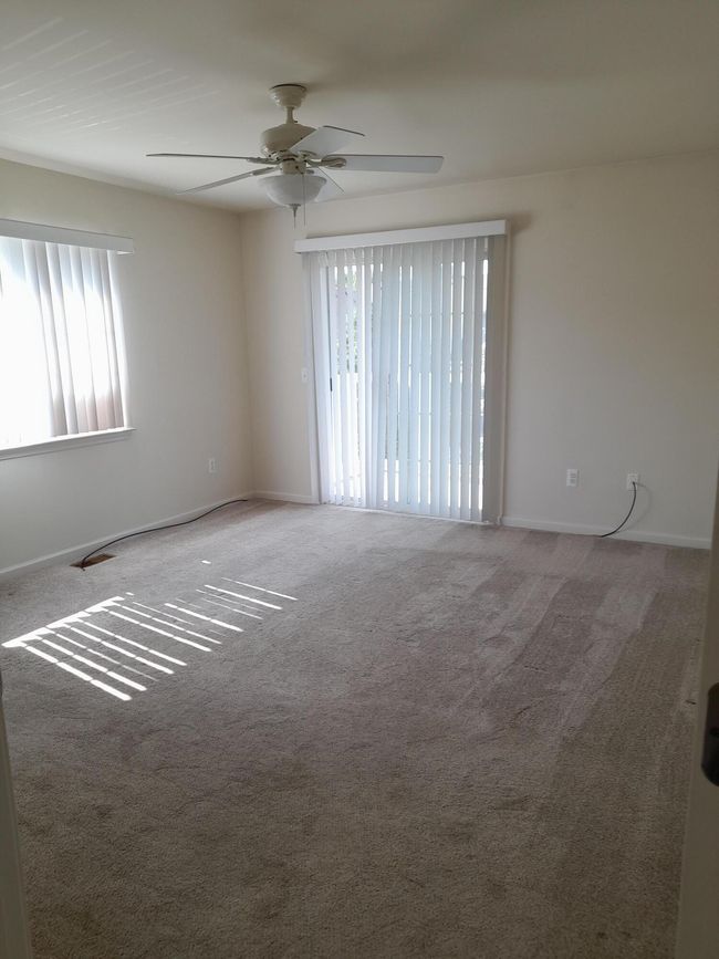 5812 Acorn Ln, Condo with 2 bedrooms, 2 bathrooms and null parking in Sterling Heights MI | Image 11