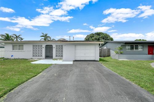 9480 Nw 24th Pl, Sunrise, FL, 33322-2764 | Card Image