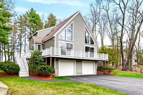 12 Snowflake Lane, Londonderry, NH, 03053 | Card Image