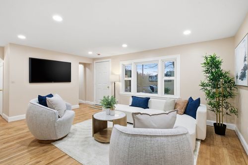 78 Linda St, Abington, MA, 02351-2325 | Card Image