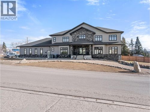 1905 89 Ave, Dawson Creek, BC, V1G0A2 | Card Image