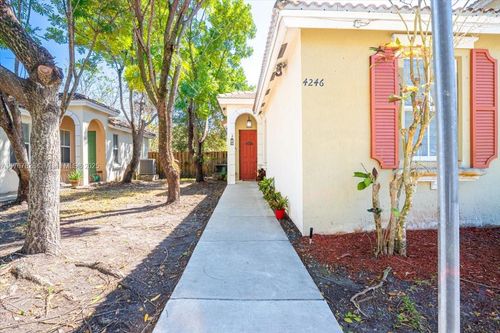 0-4246 Ne 9th St, Homestead, FL, 33033-5580 | Card Image
