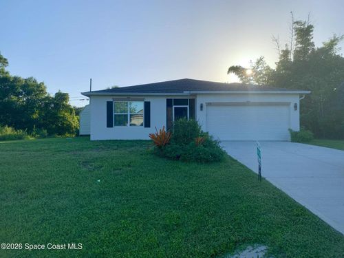 450 Hazel St, SEBASTIAN, FL, 32958-4228 | Card Image