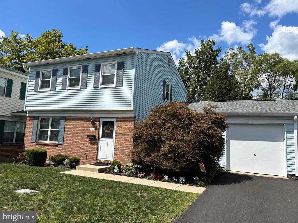 Aberdeen Ct, Lansdale, PA 19446