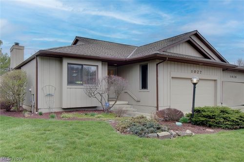 1027 Heath Way, Stow, OH, 44224-2292 | Card Image