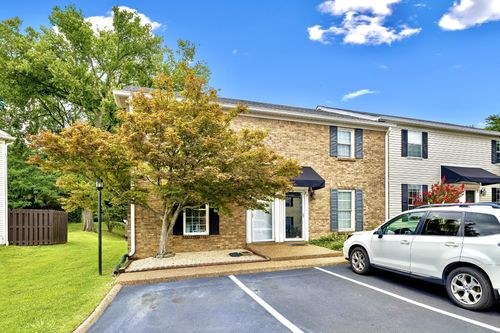 e1-200 N Royal Oaks Blvd, Franklin, TN, 37067-3038 | Card Image