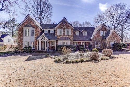 8469 Wood Briar Dr, Germantown, TN, 38138-7675 | Card Image