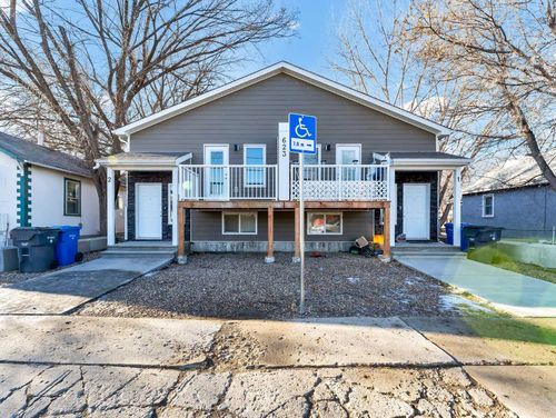 623 Industrial Ave Se, Medicine Hat, AB, T1A3L4 | Card Image