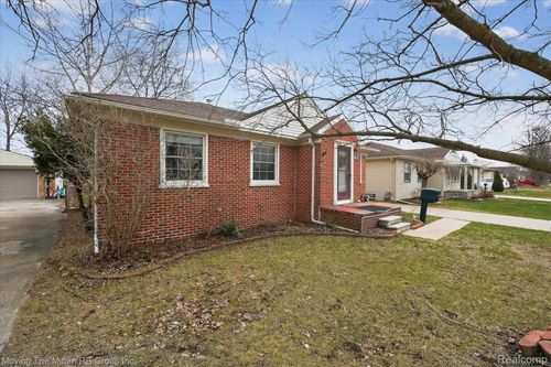 17049 Reno St, Riverview, MI, 48193-4225 | Card Image