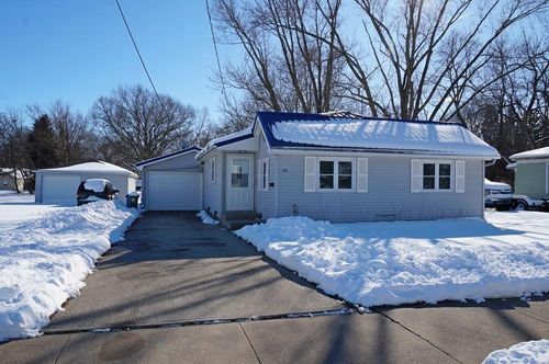 302 16th Ave, Charles City, IA, 50616-1409 | Card Image