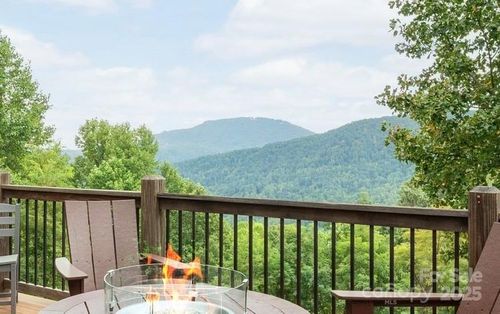 499 Warbler Ln, Black Mountain, NC, 28711-8903 | Card Image