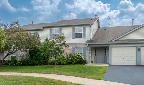 unit-3-1057 N Village Dr, Round Lake Beach, IL, 60073-4409 | Card Image