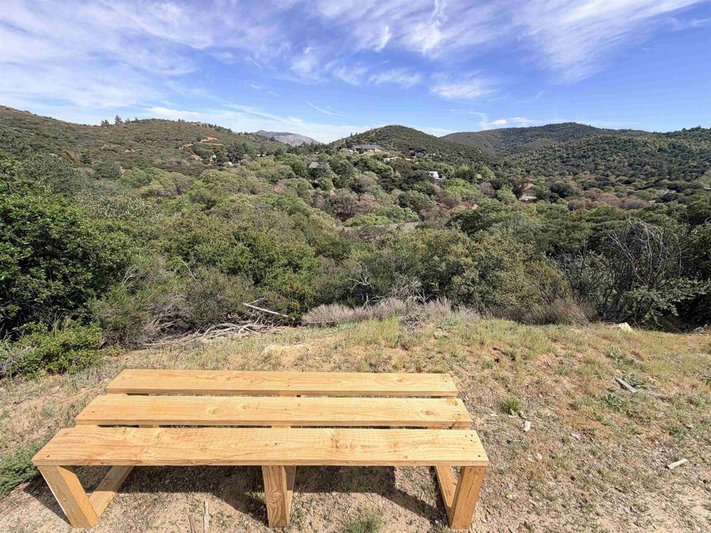Land in Julian 5