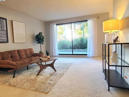 unit-280-2 Admiral Dr, Emeryville, CA, 94608-1572 | Card Image