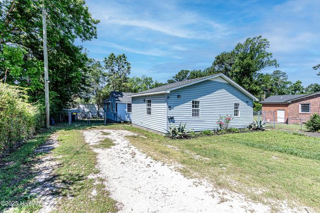 105 Queens Rd, House other with 3 bedrooms, 1 bathrooms and null parking in Jacksonville NC | Image 49