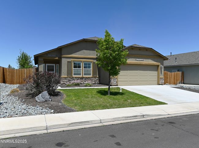 226 Red Oak Dr, House other with 3 bedrooms, 2 bathrooms and 2 parking in Fernley NV | Image 4