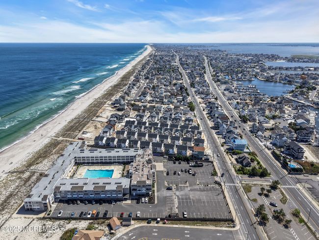 6 Shell Rd, Condo with 2 bedrooms, 3 bathrooms and 2 parking in Mantoloking NJ | Image 46