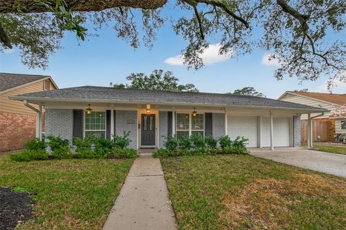 11102 Hillcroft Ave, Houston, TX, 77096-6045 | Card Image