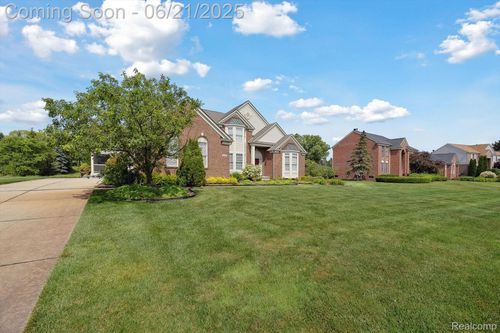 11201 Fellows Creek Dr, Plymouth, MI, 48170-6359 | Card Image