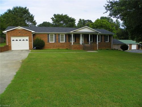 2906 Leonard Rd, Lexington, NC, 27295-7486 | Card Image