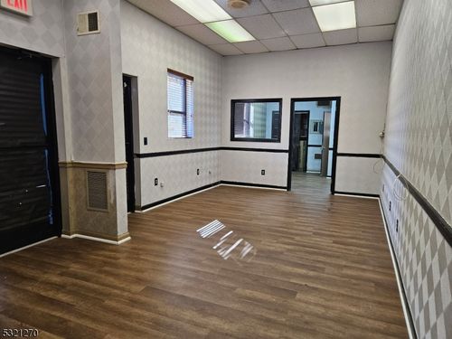 2727 State Rt 23, Newfoundland, NJ, 07435-1472 | Card Image