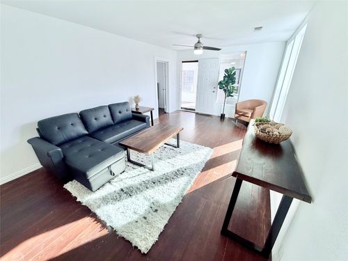 727 W Day St, Denison, TX, 75020-5009 | Card Image