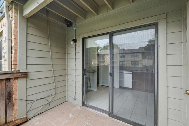 View of property entrance | Image 17